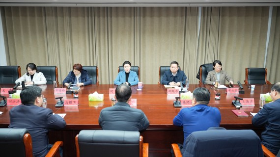 市政府党组主题教育专题民主生活会召开_副本.jpg