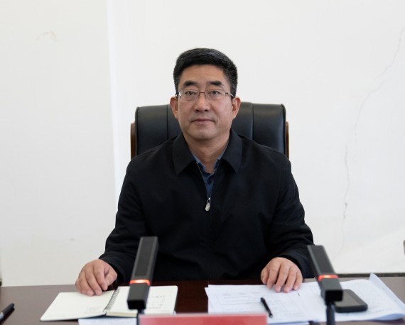 朱志骞主持召开党政联席会议_副本.jpg