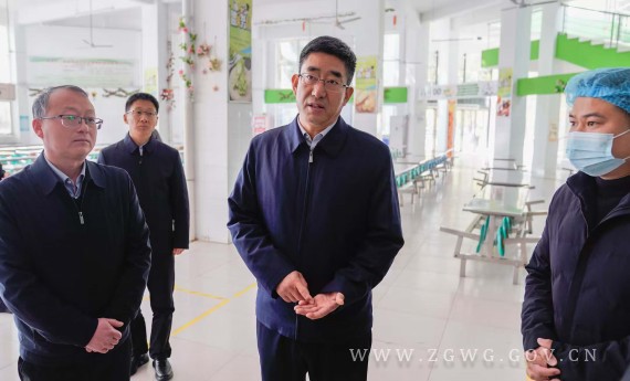 朱志骞为市一高师生上思政课 (3)_副本.jpg