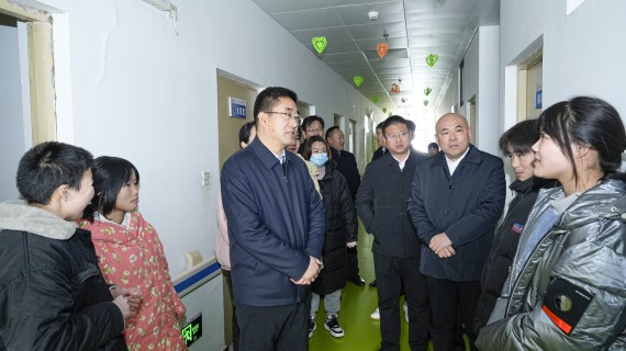 朱志骞开展春节前慰问活动_副本.jpg